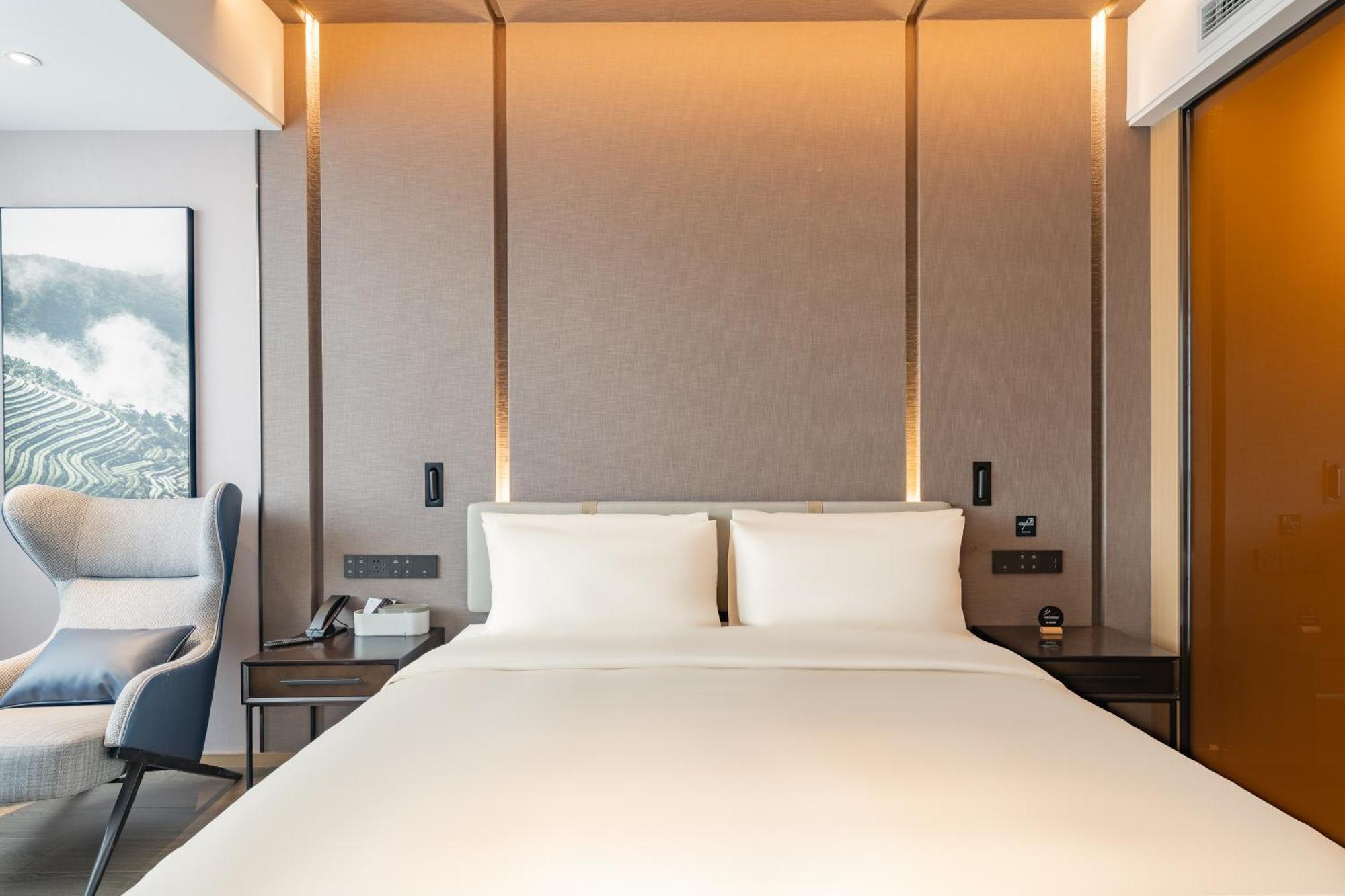 Atour New International Expo Center South Yanggao Road 4*
